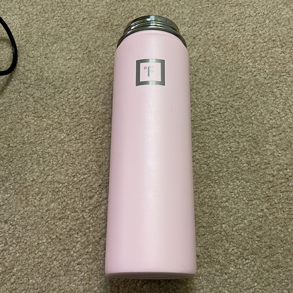 22oz Iron Flask insulated water bottle. Rose color. EUC - Picture 3 of 9